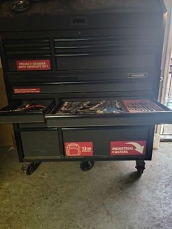 Caja grande con herramientas snap on
