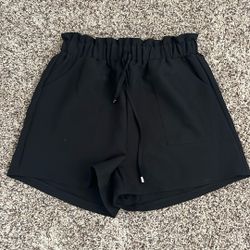 Women’s Size Medium Shorts 