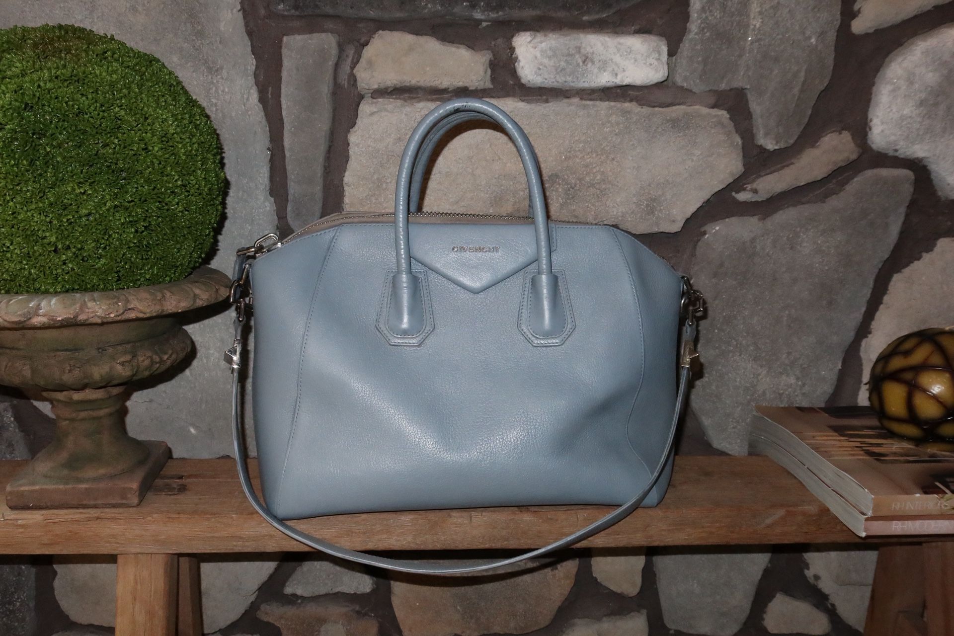 Givenchy Antigona Medium- Grey