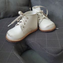 Boys Shoes Size 4