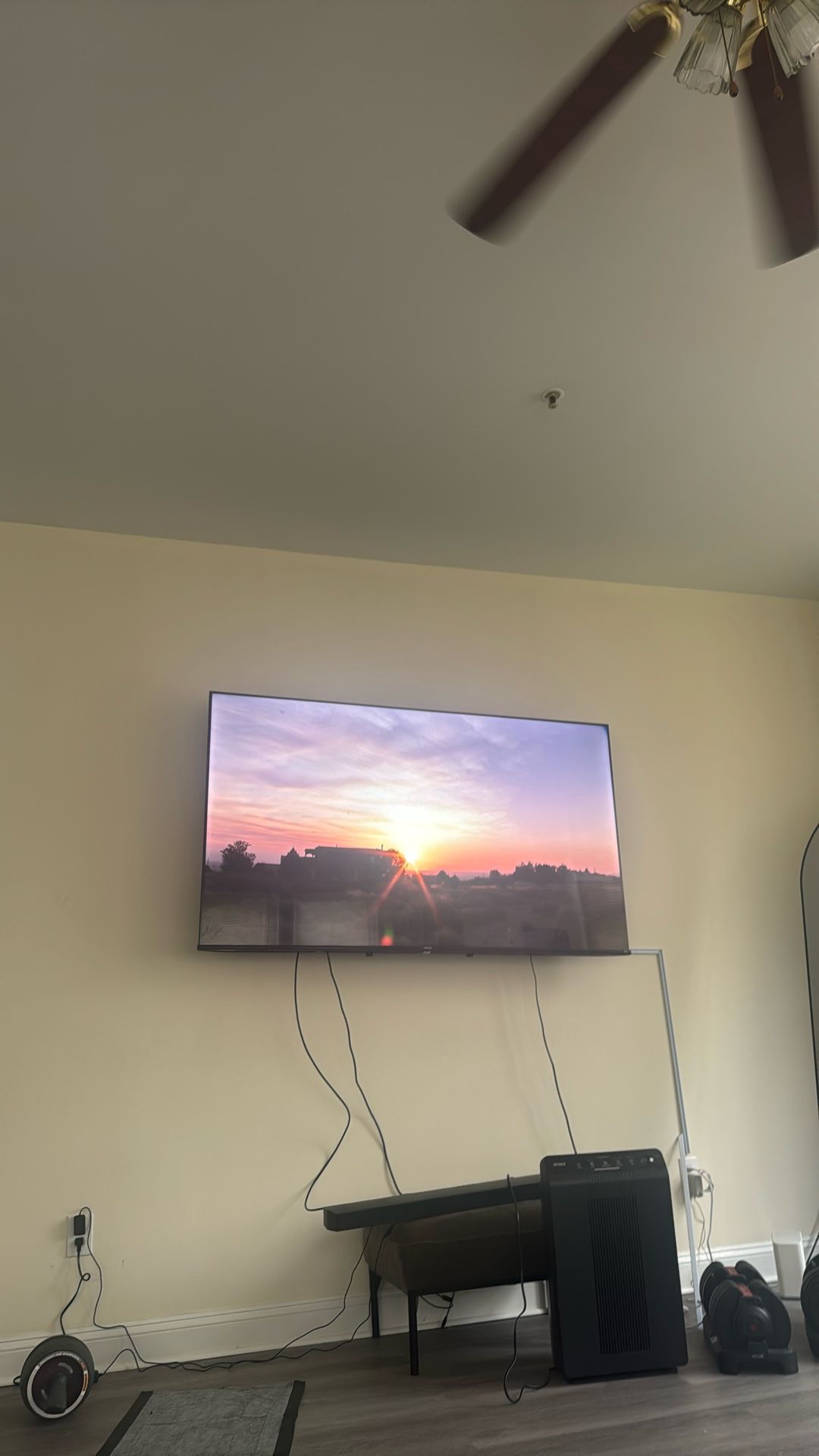 Hisense TV 75in