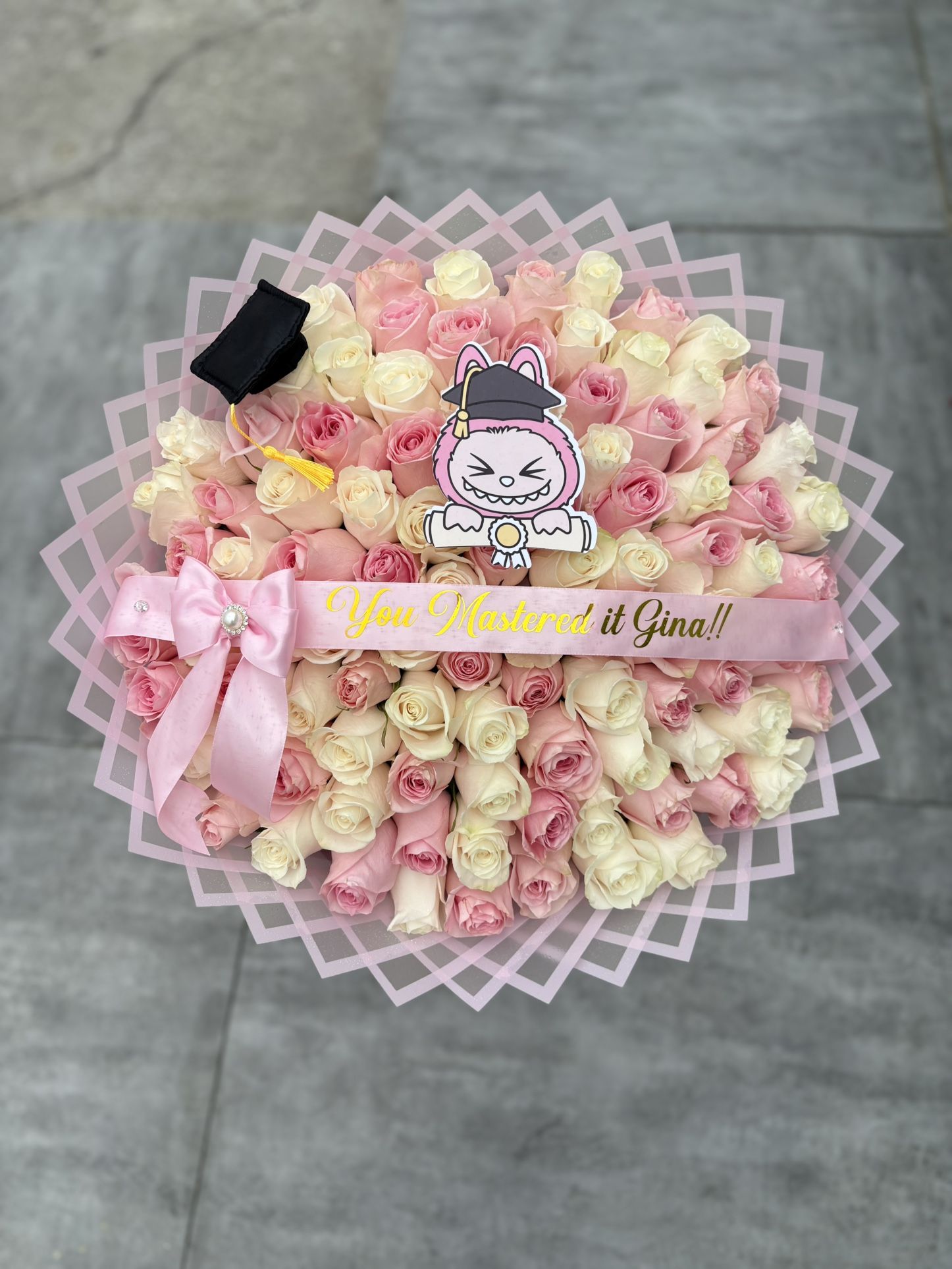 Graduation Ramo Buchon Flower Roses Bouquet Rosas (100ct)