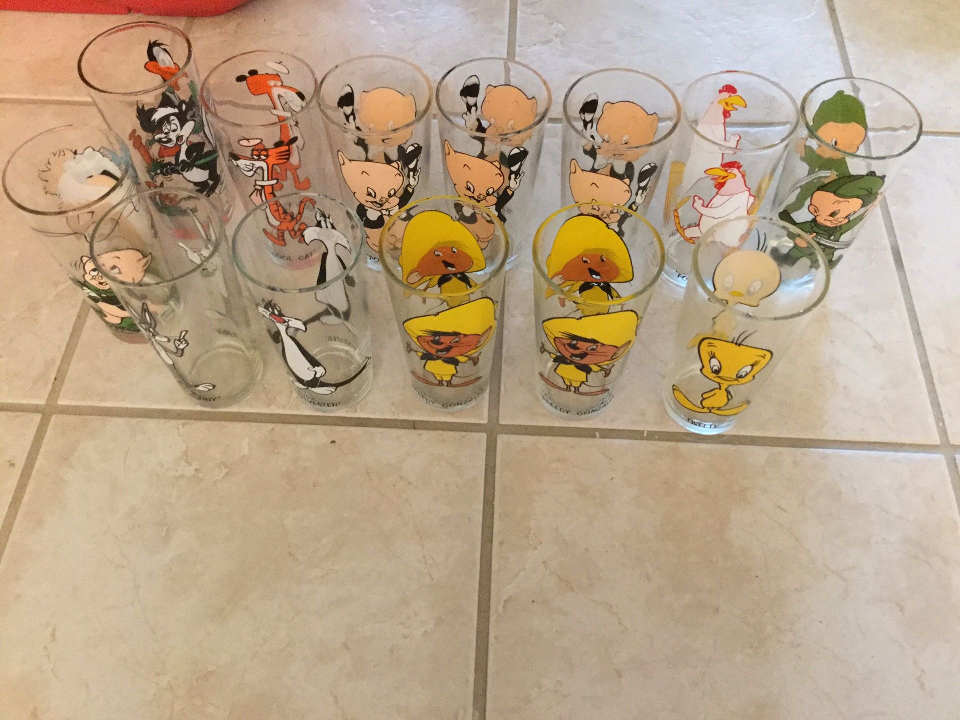 13 collectible Werner Bro’s cartoon character Glasses