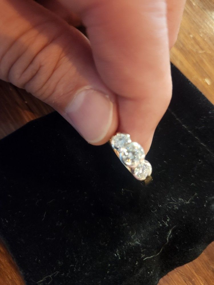 14k Yellow Gold Diamond Ring