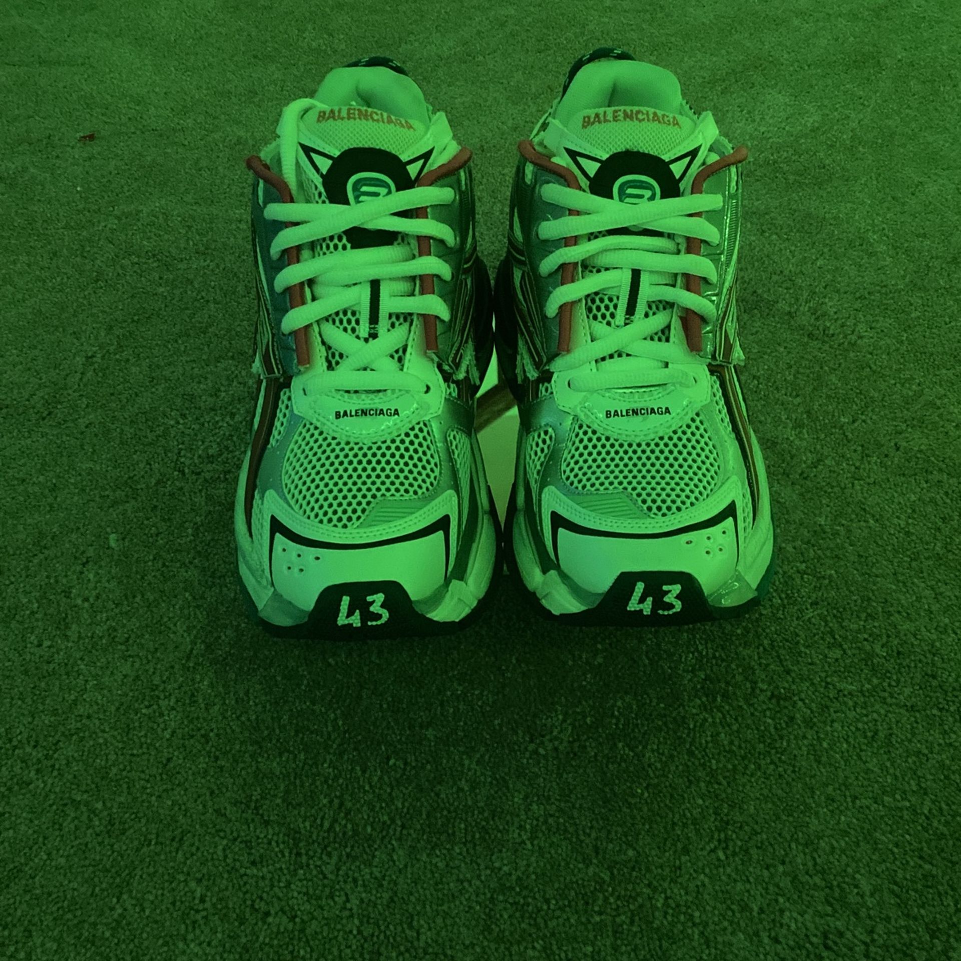 Track runners