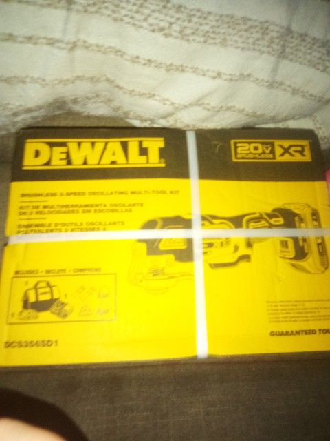 DeWalt Brushless 3 Speed Oscillating Multi -Tool Kit
