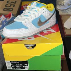 Nike Dunk Low 