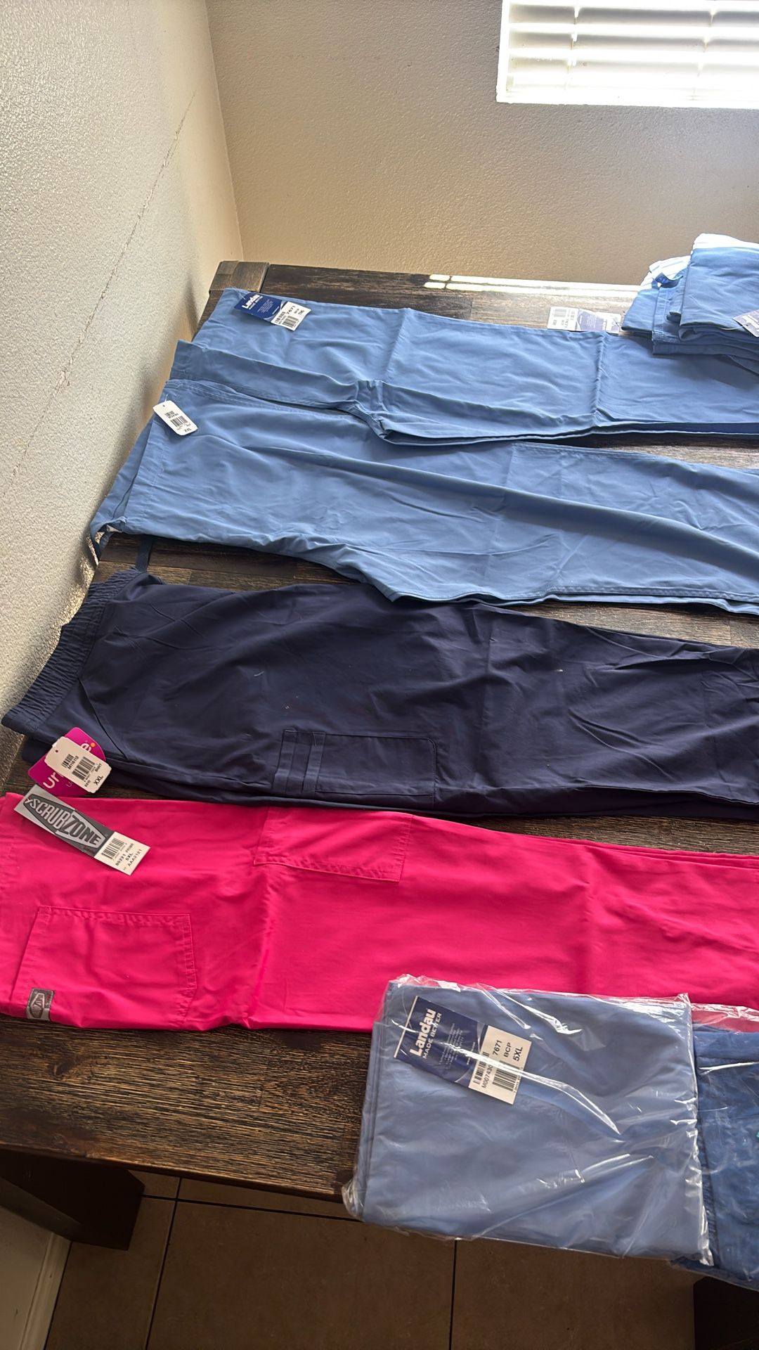 Scrubs/pants