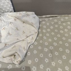 Bassinet+sheets 