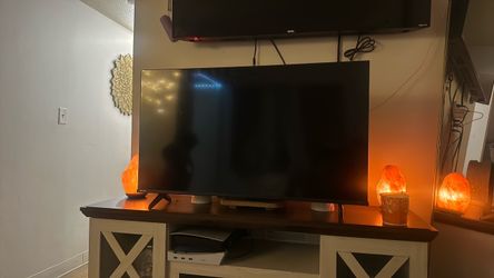 Hisense TV 40 in