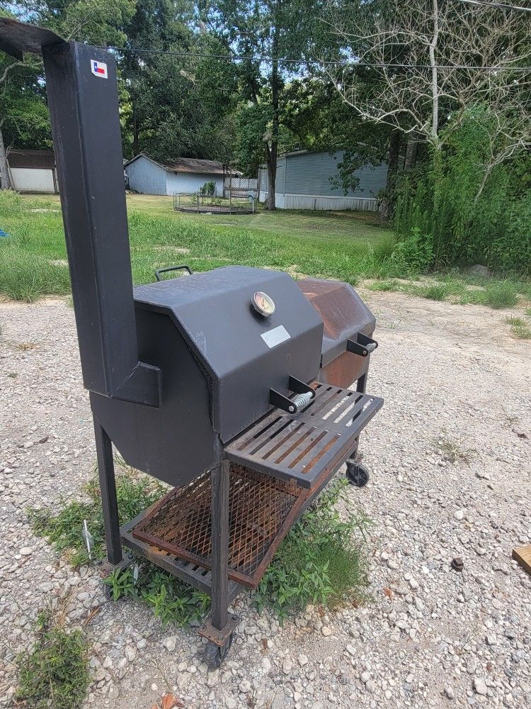 All Season BBQ Pit/smoker