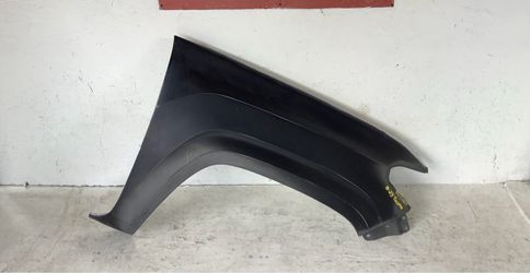 2016-2023 Toyota Tacoma right fender (15)