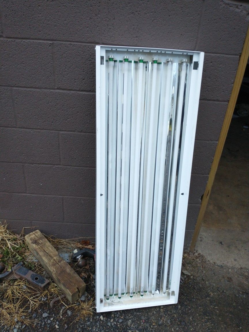 4ft Fluorescent Fixture 5K Color