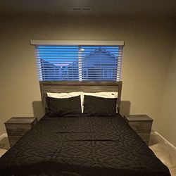 5-Piece Bedroom Set with Mattress – Excellent Condition!