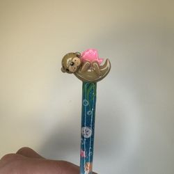 Otter crochet hook size F