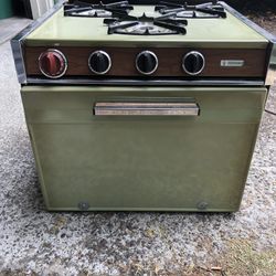 Vintage Magic Chef 3-burner Stove (model 185-2F)