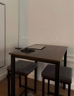 Table + Chairs