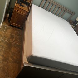 Queen Bed Frame Mattress And Breakdown Box spring