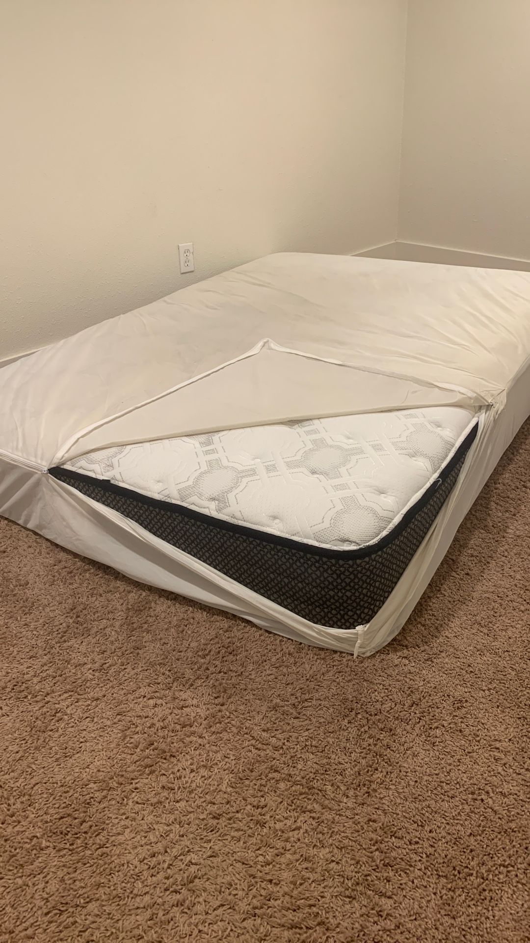 BRAND NEW Full Size mattress. (New Bed)