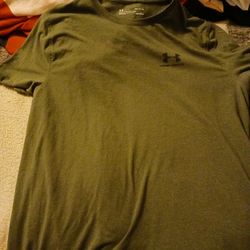 Men's Under Armour T Shirt Size Small 