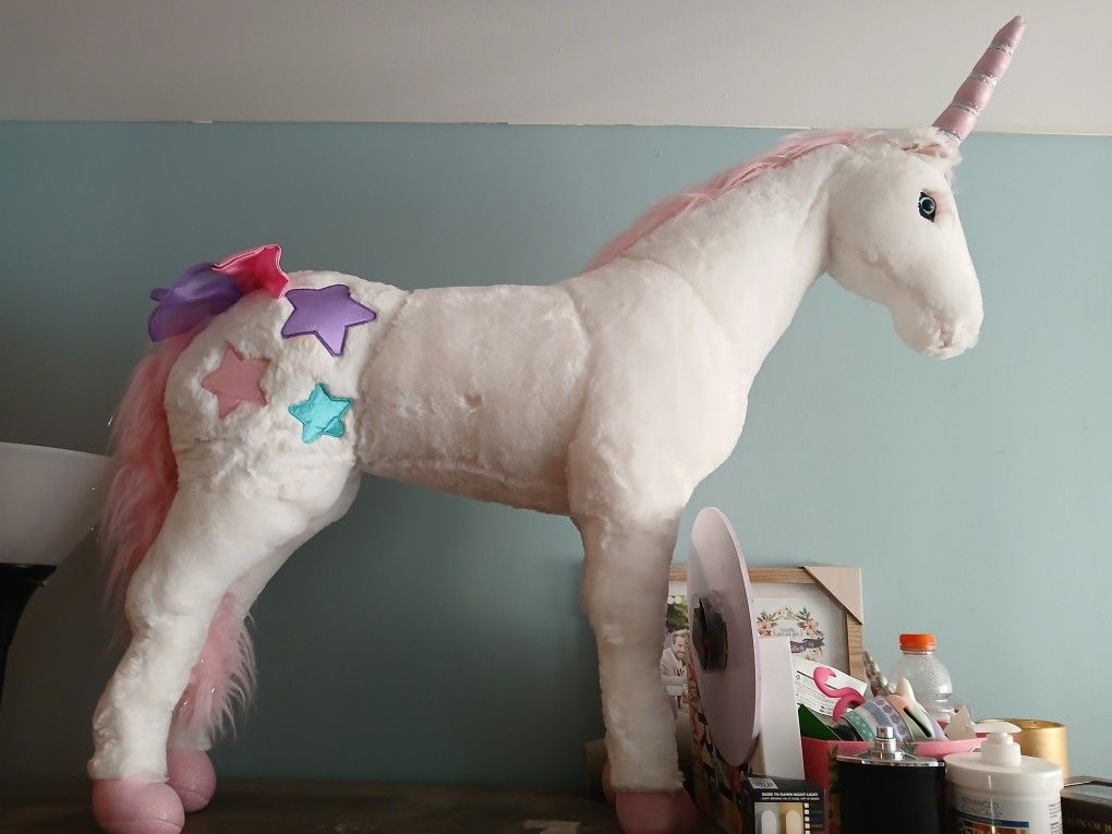 Giant Unicorn