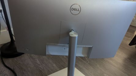 2 Dell monitors
