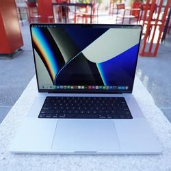 Apple MacBook Pro (Apple M1 Max Chip, 16-inch, 32GB RAM, 1TB SSD)