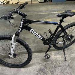 Giant Xct 1.  21 Speed Large Size Lightweight Aluminum Frame With Disc Brakes 
