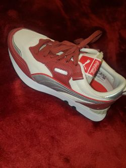 Ladies Pumas Coca Cola Eddition 7 1/2