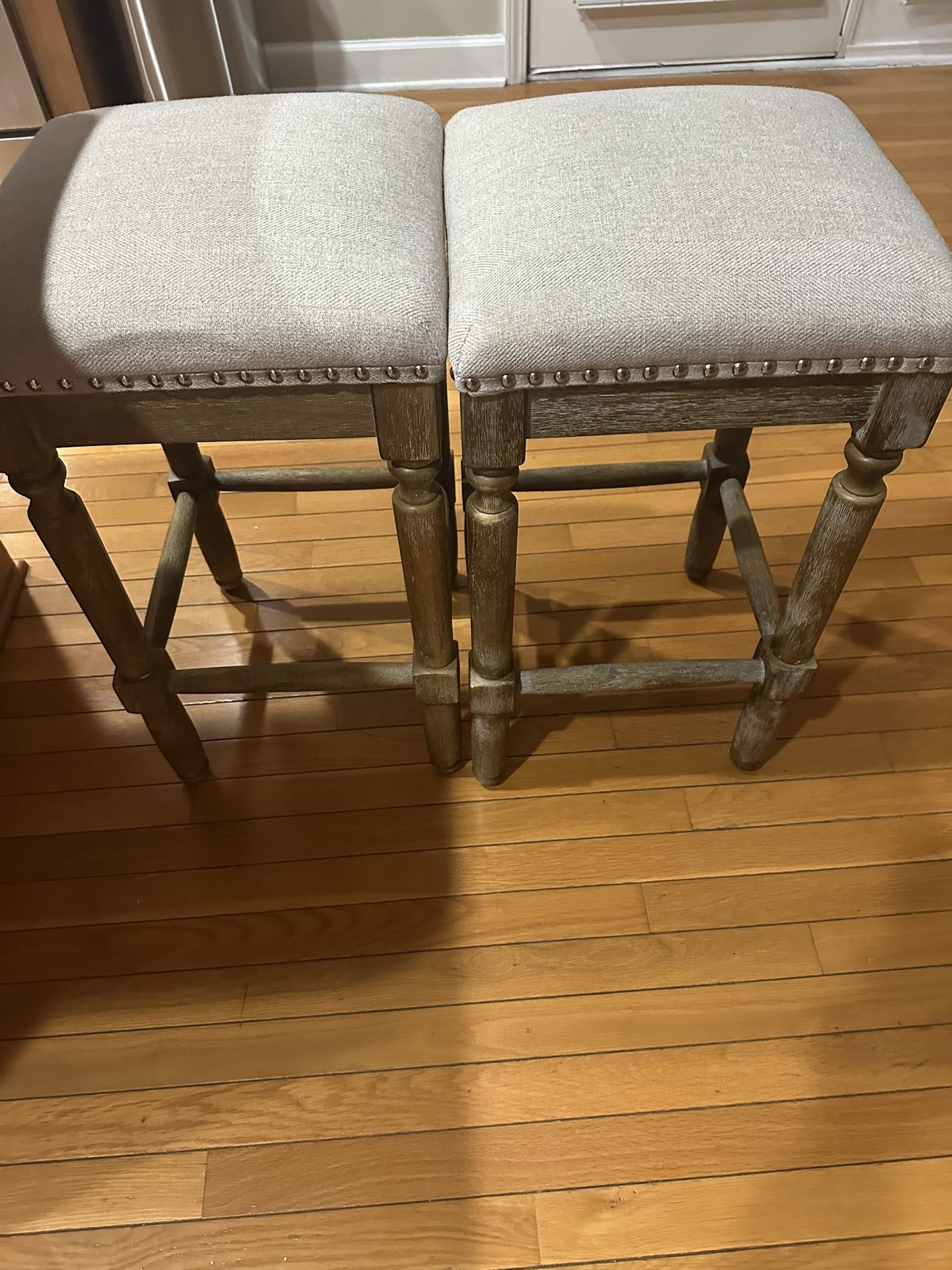 24 Inch Bar Stools