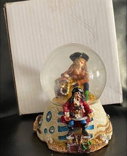 SNOW GLOBE
