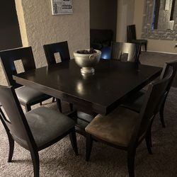 Dining Room Table 