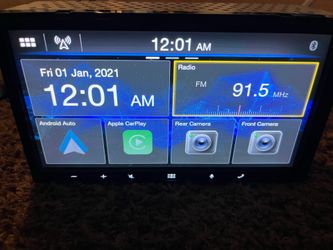 Alpine double din touchscreen radio Apple CarPlay - $200