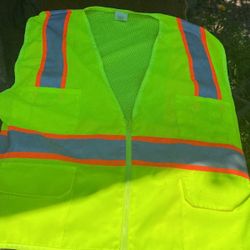 Safety Vest New $ 10 Dollars 
