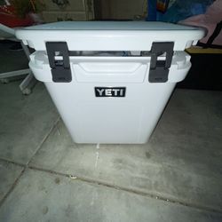Yeti Roadie (Cooler) (48”)