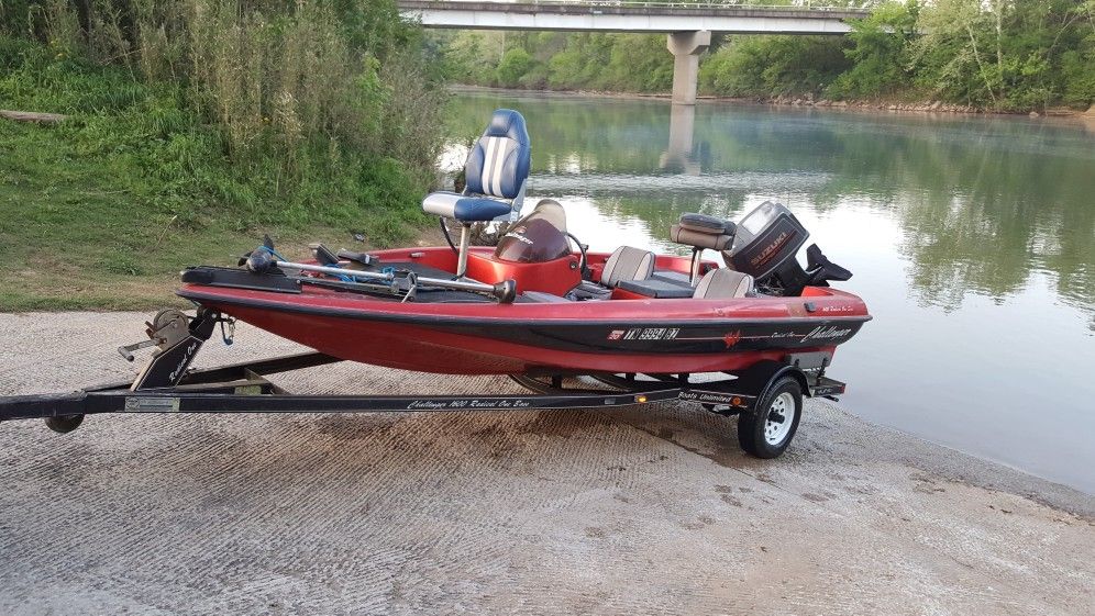 1996 16 foot Challenger bass boat 75 horsepower Suzuki