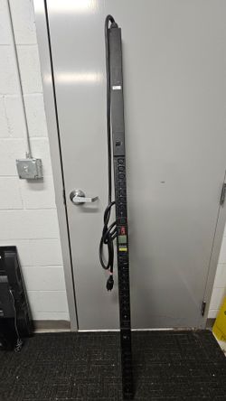 APC Switched Rack Server Power Supply PDU AP8941
