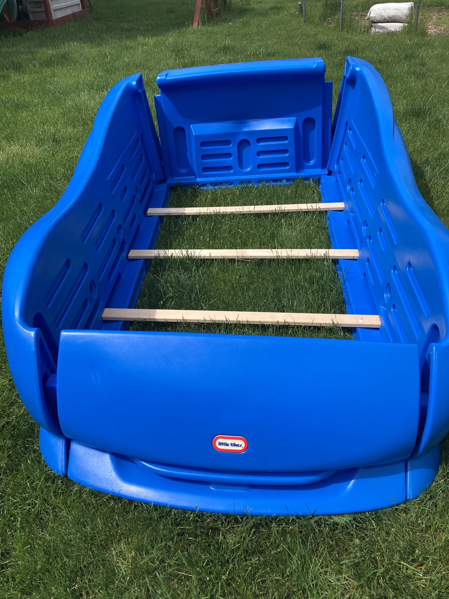 Little Tikes Twin Race Car Bed