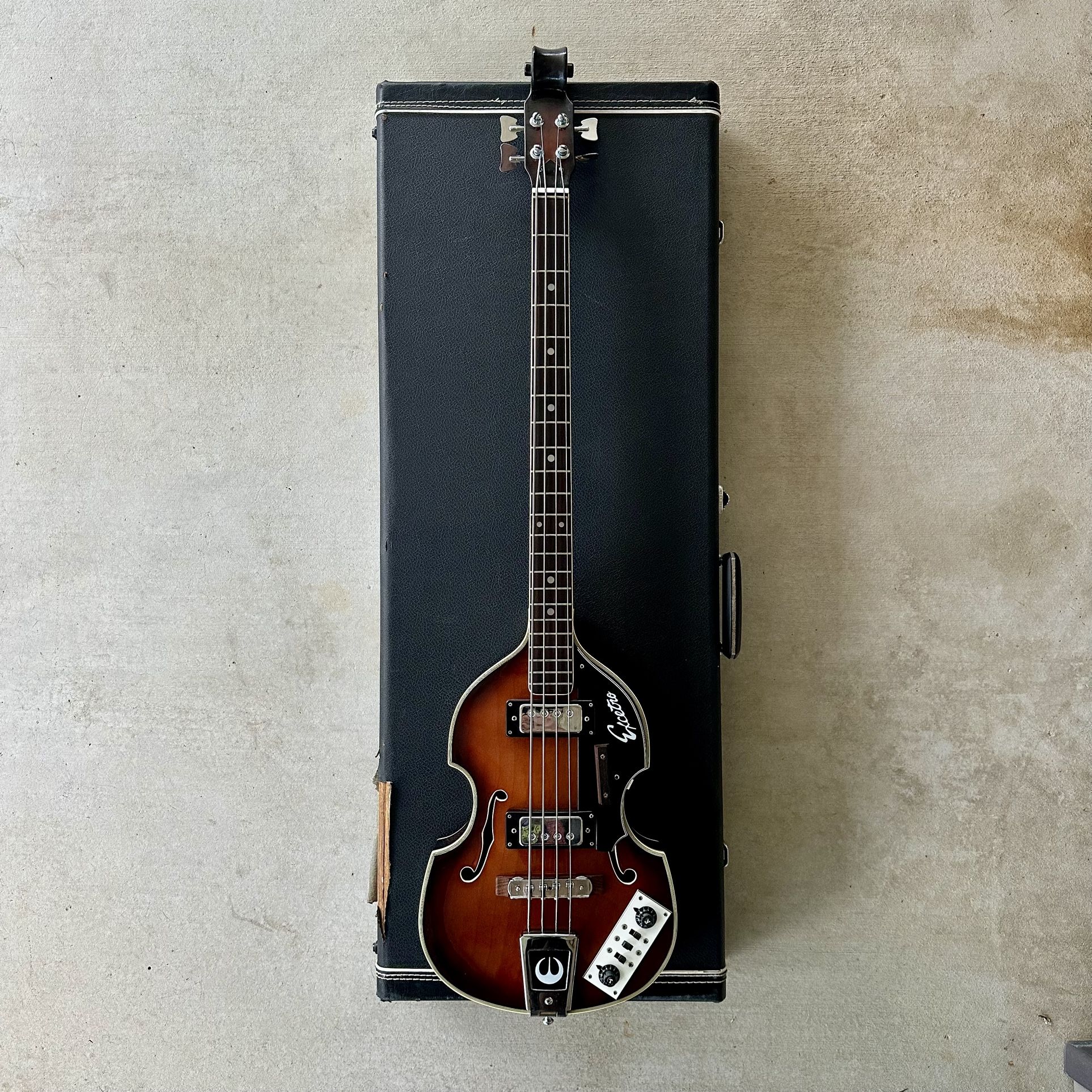 Vintage 60’s Excetro Violin Bass Guitar 