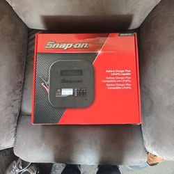 Snap On Battery Charger Plus EEBC3012V