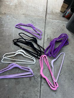Clothes hangers All 5 dlrs