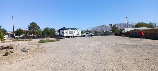 Camper / 5th Wheel Parking