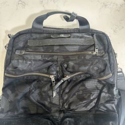 Nice Authentic Tumi Mens Brief Messanger Bag  Camo 
