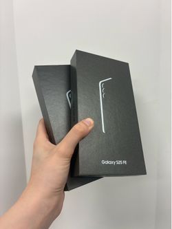 Samsung Galaxy S25 FE, 2 available in store!