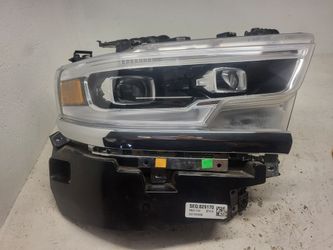 Dodge Ram 1500 Passenger side headlight