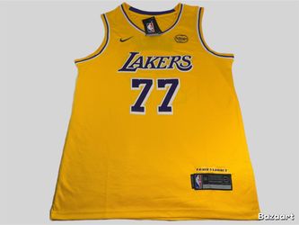 Luka Dončić #77 Yellow Basketball Jersey – Men’s Large – New