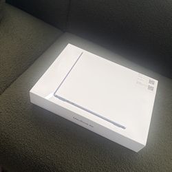 13 inch macbook Air m4 16gb 512gb brand NEW