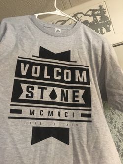 New VOLCOM tee $7 obo