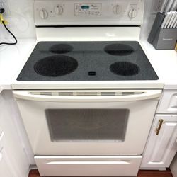 Whirlpool Stove With Functional Oven
