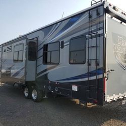 2015 Heartland Road Warrior 355